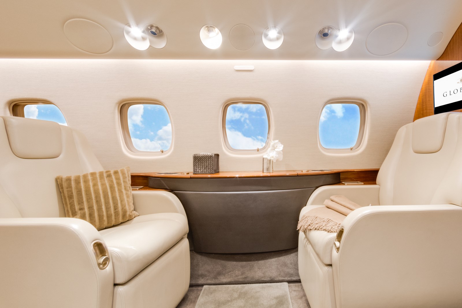 ιδιωτική πτήση στο Embraer Legacy 650
